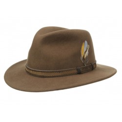 Chapeau en feutre beige...